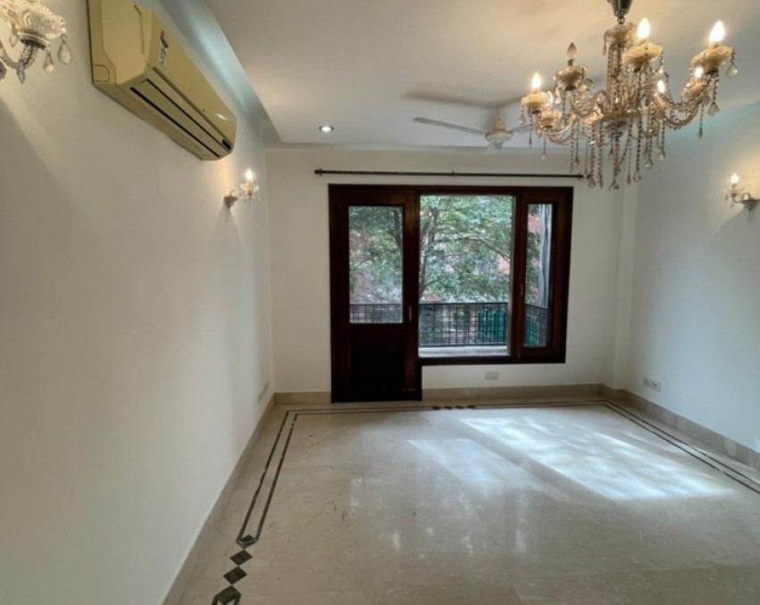 4 BED ROOM BUILDER FLOOR  VASANT VIHAR