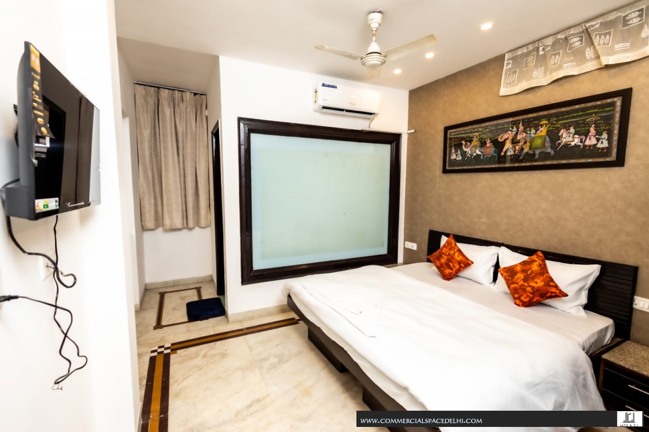Five Bed Room Ground Floor Service Apartment Vasant Kunj